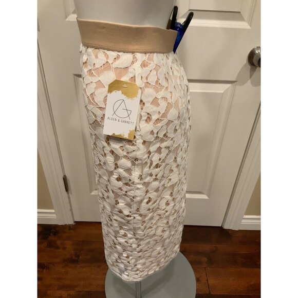 BCBG Max Azria Bess Tan & Cream Lace Overlay Pencil Skirt, Size Small - Picture 4 of 7